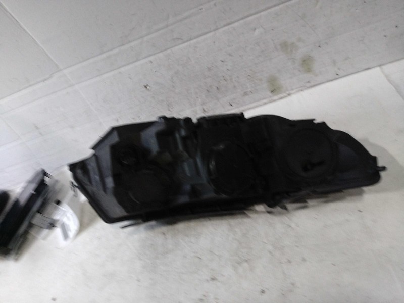 2015 Land Rover Discovery Sport Left Headlight Assembly Brown 569624 70k Miles