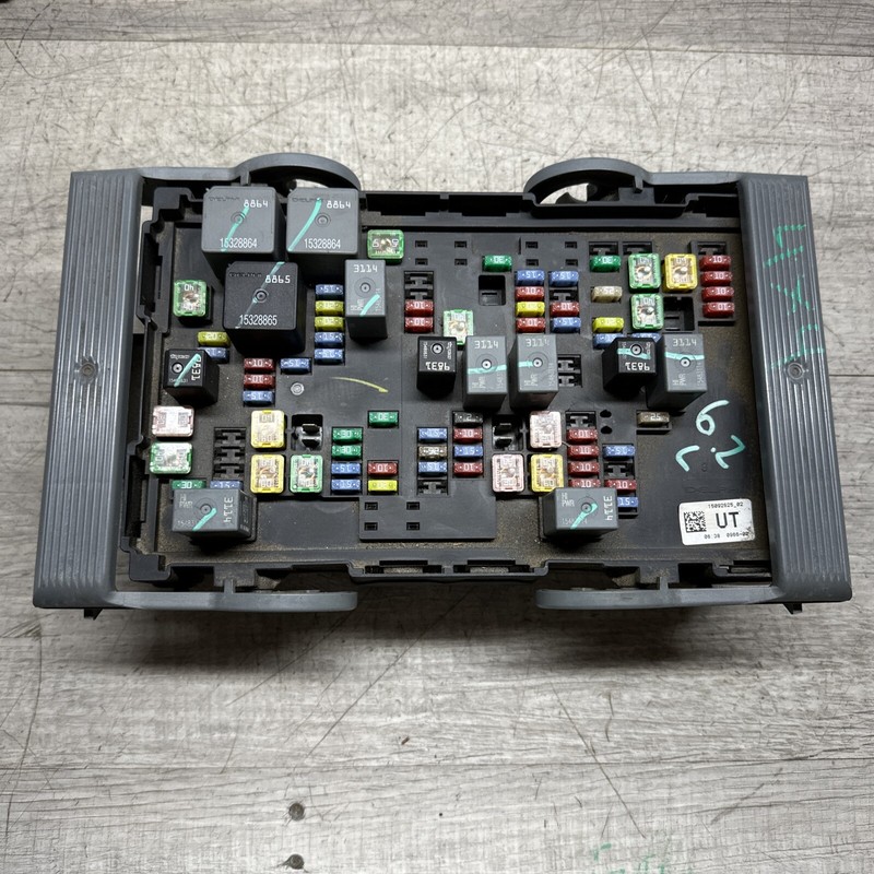 15092625 I 2007-2009 Chevrolet Suburban Tahoe Fuse Box Yukon 6.2L 4x4 OE AT