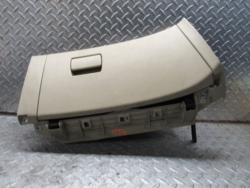 2011 BUICK LACROSSE GLOVE BOX STORAGE COMPARTMENT