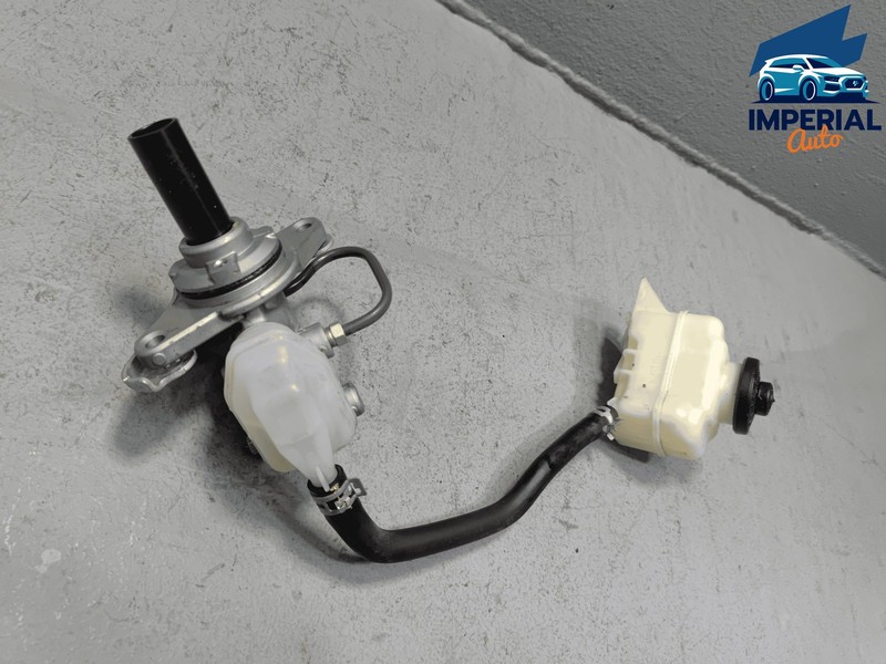 TOYOTA HIGHLANDER BRAKE MASTER CYLINDER & RESERVOIR OEM 2014 - 2019