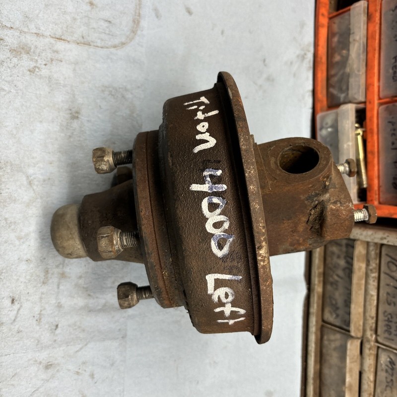 CUSHMAN TITAN Model 4000Burden Carrier Front Left Wheel Spindle Hub Brakes