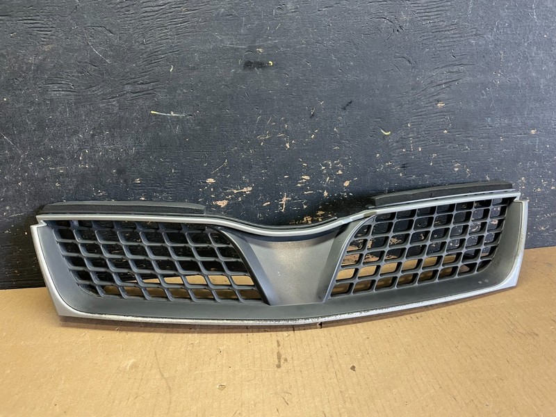 2002-2003 Mitsubishi Diamante Front Upper Grill Grille OEM AA2254