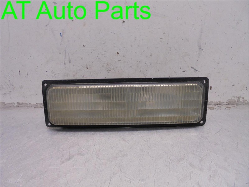 94-99 CHEVROLET SUBURBAN 1500 YUKON PASSENGER RIGHT PARK SIGNAL OEM 05976838