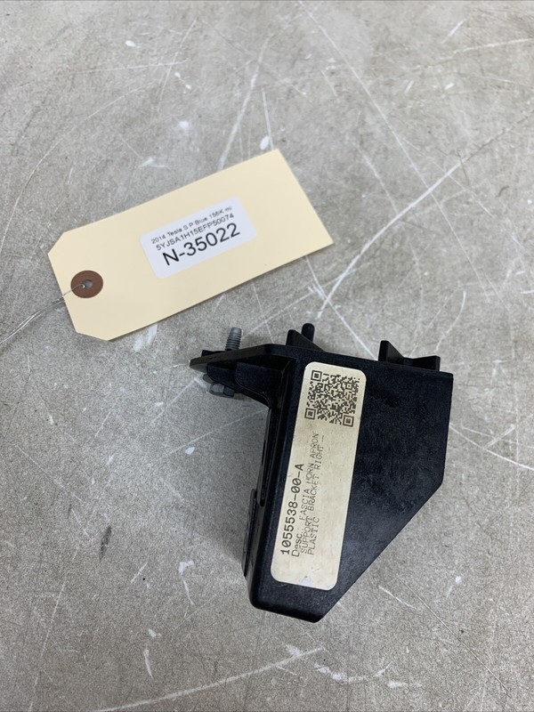 12-15 Tesla Model S FRONT Right FASCIA SUPPORT BRACKET 1055538-00-A 35022 B118