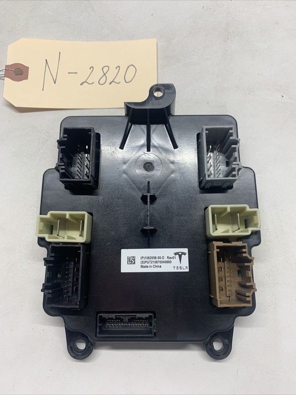 2021-2023 TESLA MODEL X P100D DOOR CONTROL MODULE 1062056-00-D 2820 B128