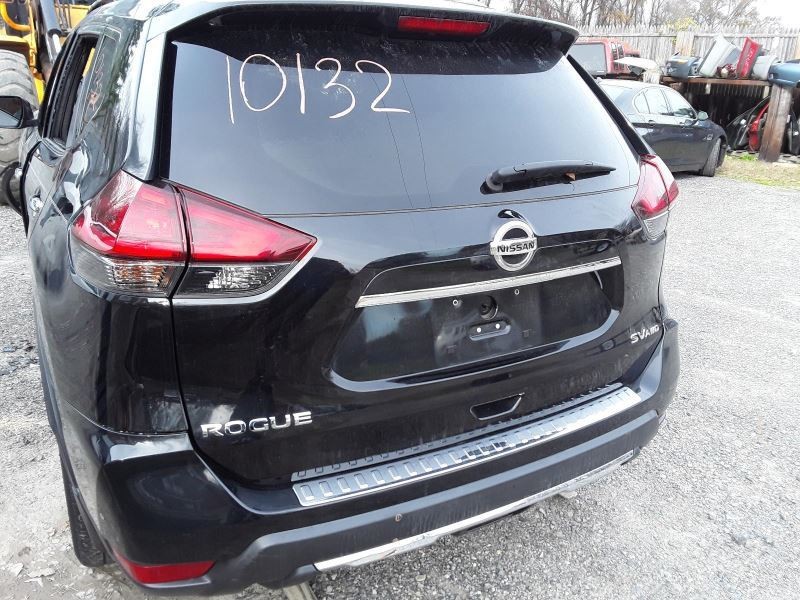 2017 Nissan Rogue Tailgate Black With Out Trim Smoked Inside