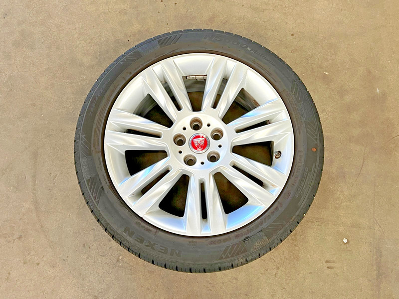 β2016-2020 JAGUAR XF 18'' INCH WHEEL RIM & TIRE 245/45ZR18 GX63-1007 OEM LOT2718