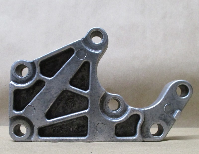 1991-2002 GM SATURN 1.9L 4-CYL POWER STEERING PUMP BRACKET 21008458