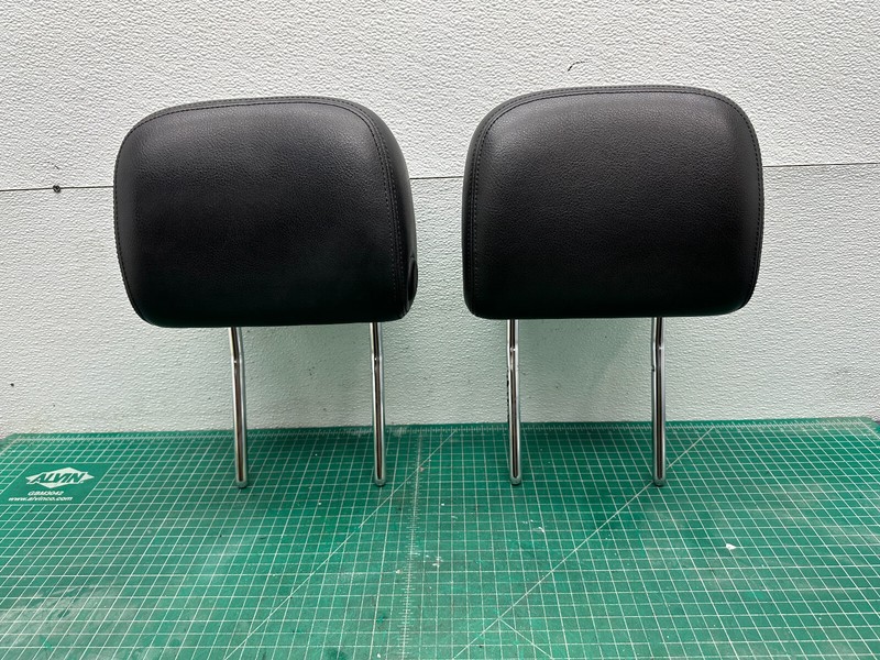 11-17 Volkswagen Touareg FRONT RIGHT & LEFT PASSENGER SEAT HEADREST PAIR OEM