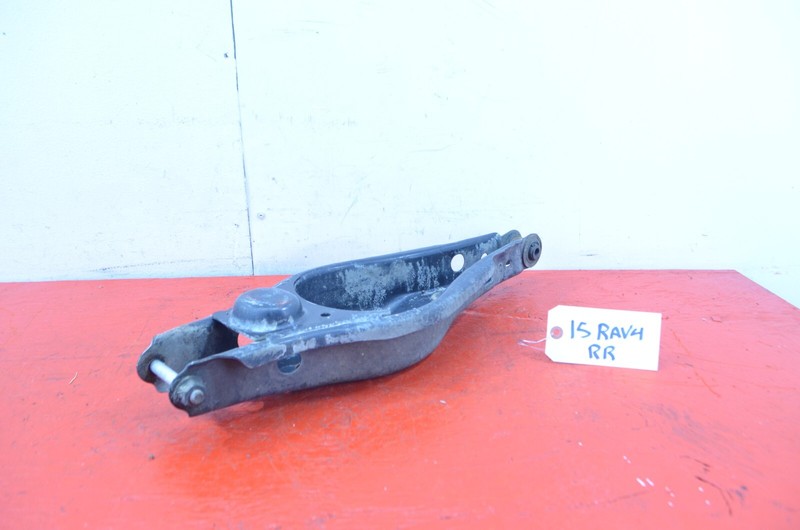 13-18 TOYOTA RAV4 FWD REAR RIGHT PASSENGER SIDE LOWER CONTROL ARM OEM