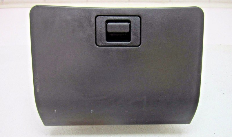 GLOVE BOX DOOR DASH GREY BIN CAR DOOR HANDLE LATCH oe MERCURY COUGAR 99 00 01 02