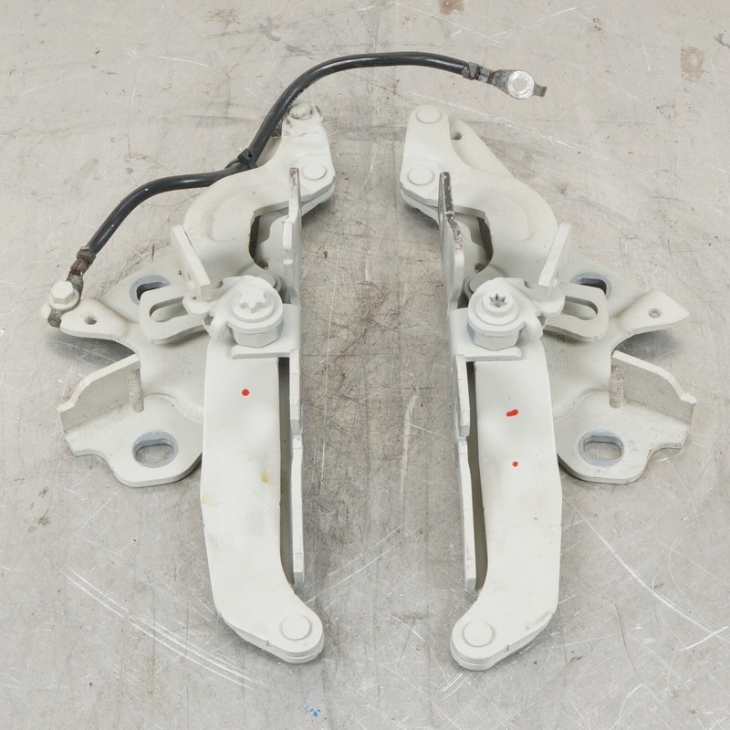 2011 BMW 328xi COUPE E92 - HOOD HINGES PAIR7289997 / 7289998