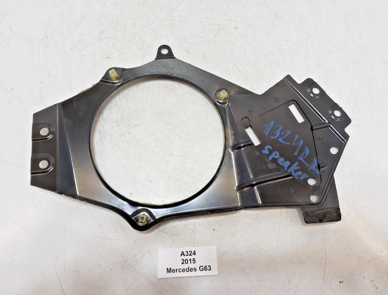 ✅ 03-18 OEM Mercedes W463 G63 AMG Rear Right Passenger Side Speaker Bracket