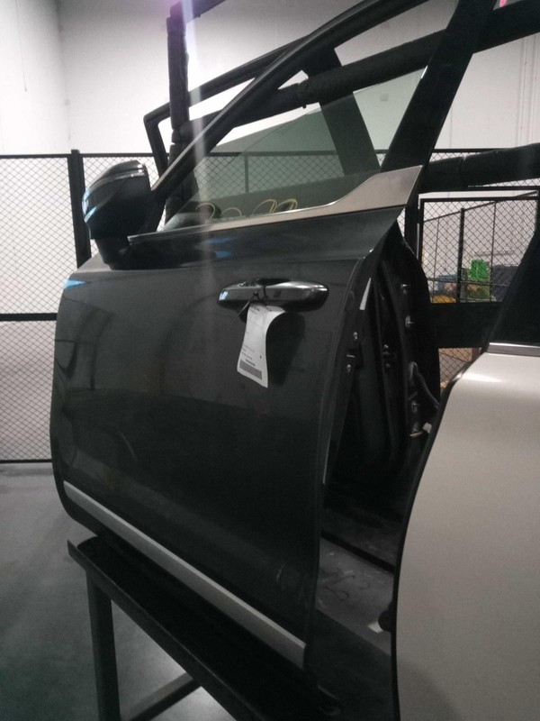 2021 KIA Telluride Left Front Door Grey OEM 41000 Miles - Used