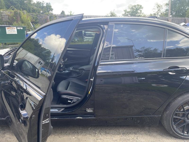 2012-2018 BMW 320i LEFT ROCKER W/POST BLACK PC:668 SEDAN 2.0 AWD 73K 57236