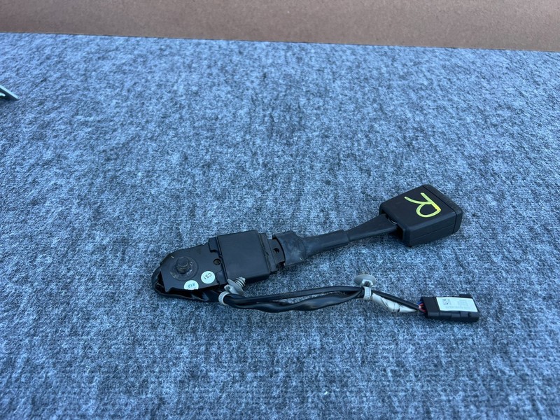 FORD MUSTANG MACH-E 2021-2026 OEM FRONT RIGHT PASSENGER SEAT BUCKLE ASSEMBLY