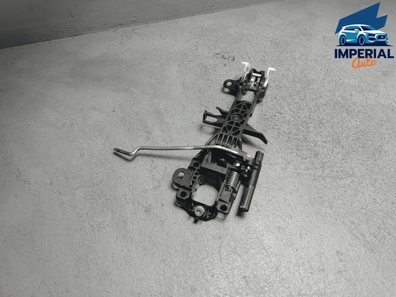 TOYOTA CAMRY 2018-2025 FRONT PASSENGER DOOR HANDLE BASE OEM