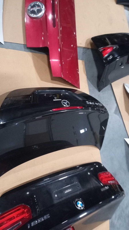 2009 Mercedes-Benz CLK Deck Lid Trunk Lid OEM 2097500275 Used 73K Miles