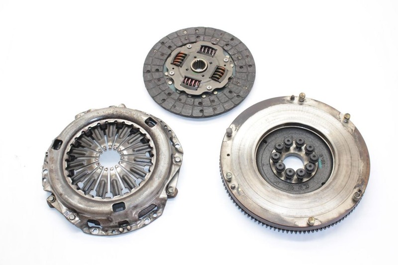 95-04 Toyota TACOMA 2.7L Manual Transmission Clutch Plate and Flywheel