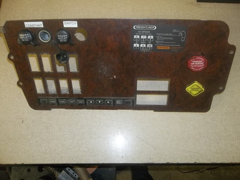 Freightliner 22-61561-000 Dash Panel w/ Bendix/Meritor RKN20622 8-Button Keypad