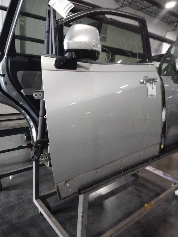 2015 Nissan Quest Left Door Silver Used, Scratches, 143K Miles, OEM Part