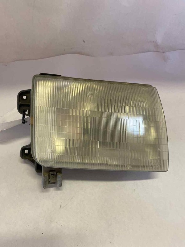 Headlamp Assembly NISSAN XTERRA Right 00 01