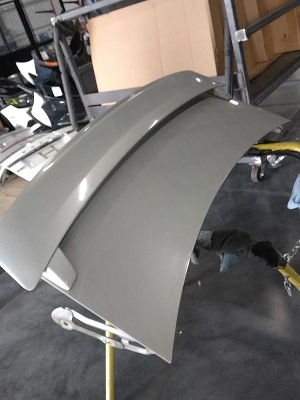 2006 Chevrolet Impala Deck Lid Silver OEM 19120798 158k Miles Used