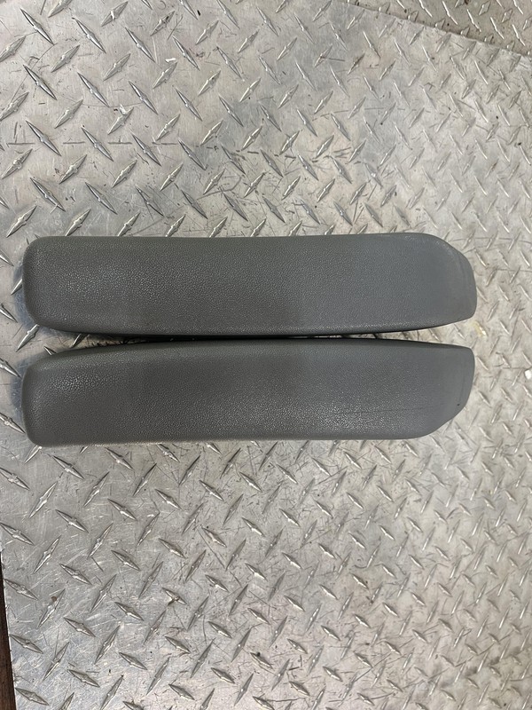 2008-2010 Chrysler Town Country Front Seat Armrest Set Tested Gray Oem
