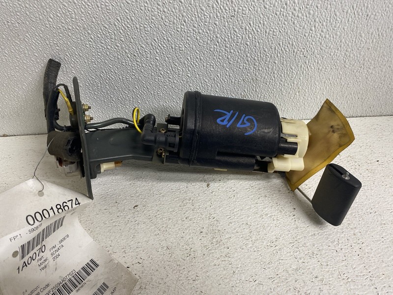 2003-2006 Kia Optima Magentis 2.4 4 Cylinder Fuel Pump w Sending Unit & Bracket