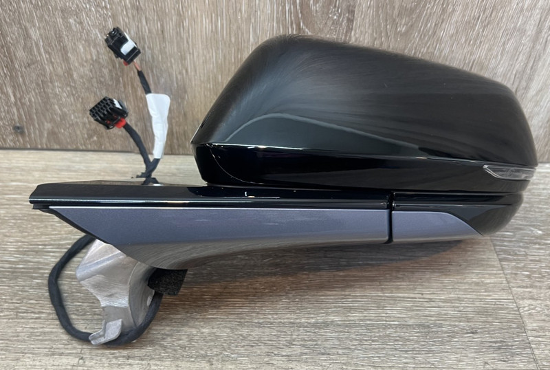 2023-2024 Cadillac LYRIQ SIDE MIRROR LH DRIVER SIDE OEM 85603455