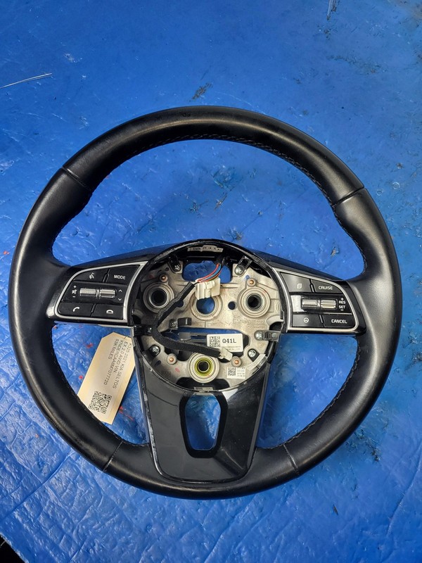 Used Oem Kia Left Driver Steering Wheel for 2021-2024 Seltos