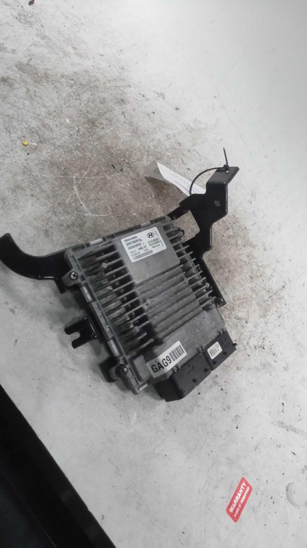 2016 Hyundai Santa Fe Engine Control Module ECM OEM 2.4L 66K Miles