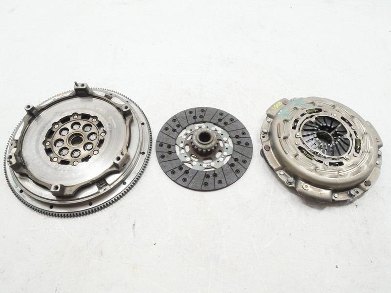 Used M/T Manual Transmission Clutch Flywheel 2014-2019 Chevy Corvette Z06 C7 OEM