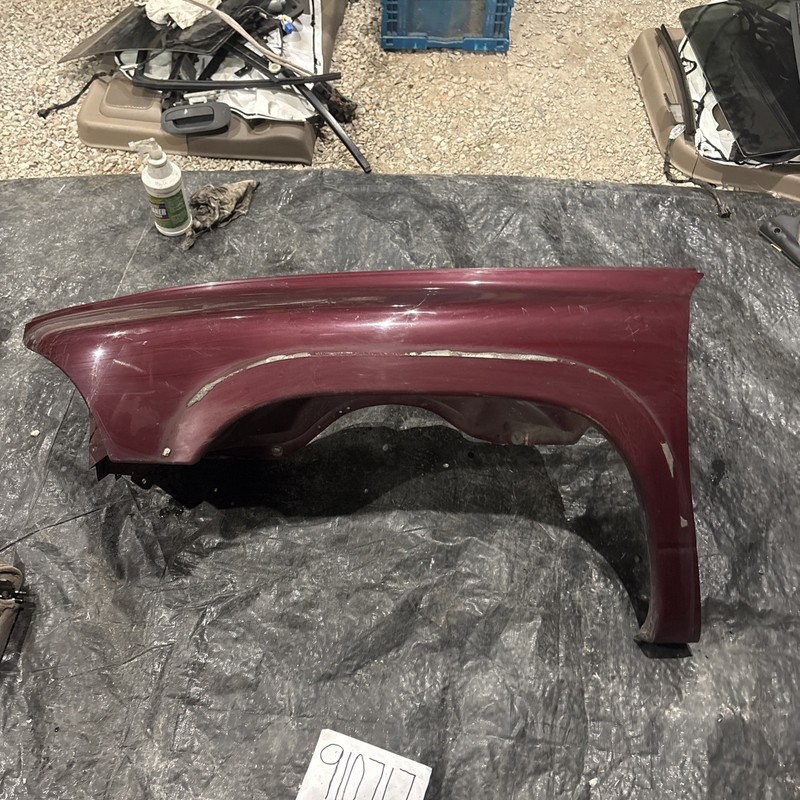 1998-2003 Dodge Durango SLT Driver Left Front Fender Oem ( Local Pickup Only!!!)
