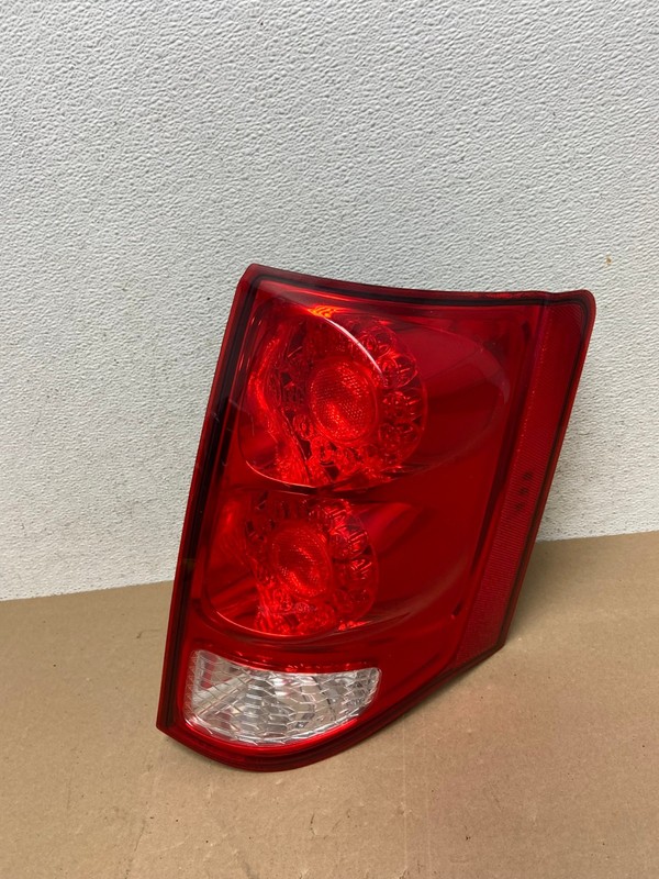 2011 - 2018 Dodge Grand Caravan Right Passenger RH Tail Light Led AE6651 LK