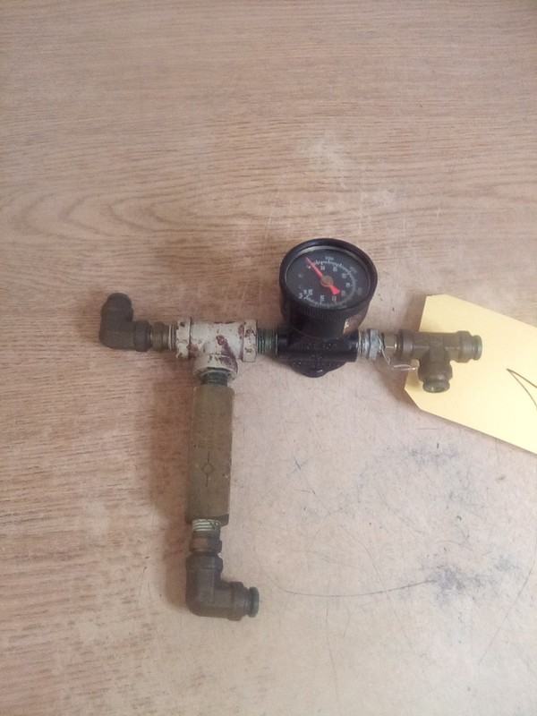 Parker 14R128FC Regulator W/C400B Check Valve