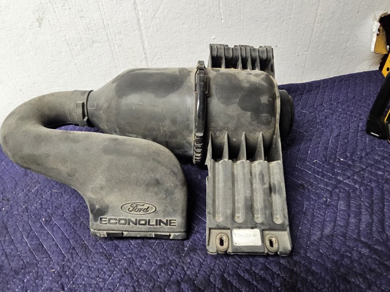 2003 Ford E250 Van 5.4L Air Cleaner Intake Hose Tube Duct OEM