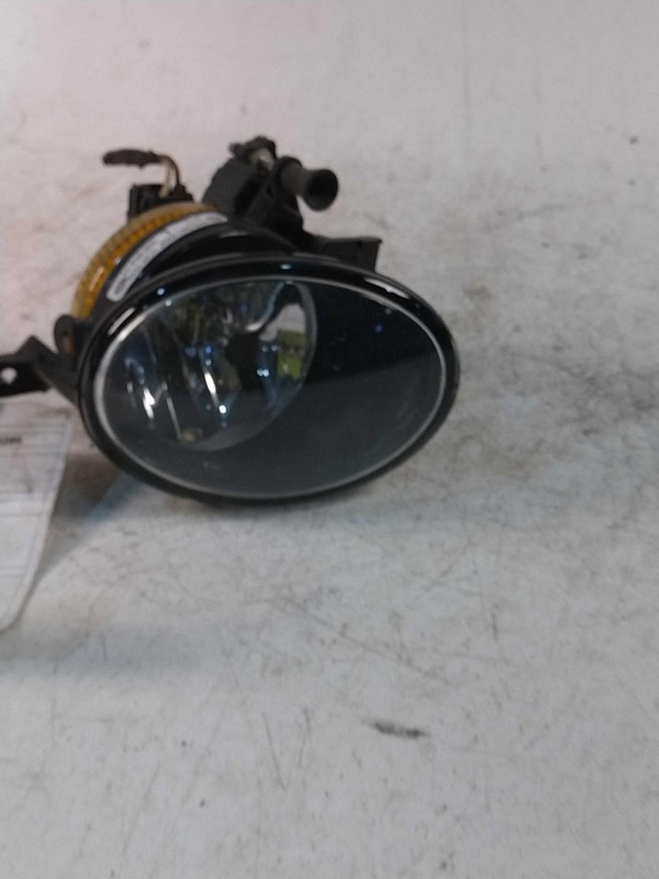 2016 Volkswagen Tiguan Left Fog Light Assembly Blue 124552 Used 130K Miles