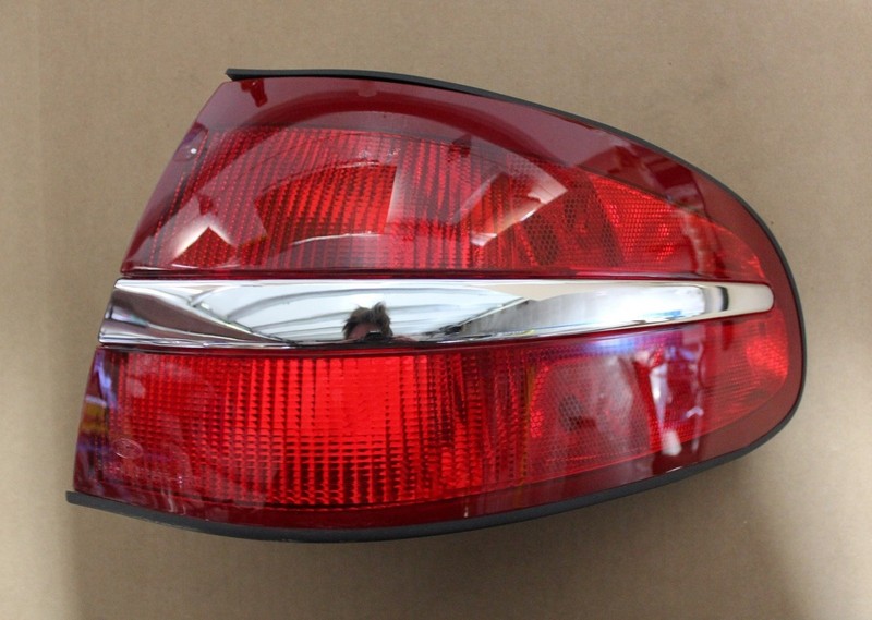 96-97 Lincoln Continental Taillight Passenger Side OEM F6OZ13404BA