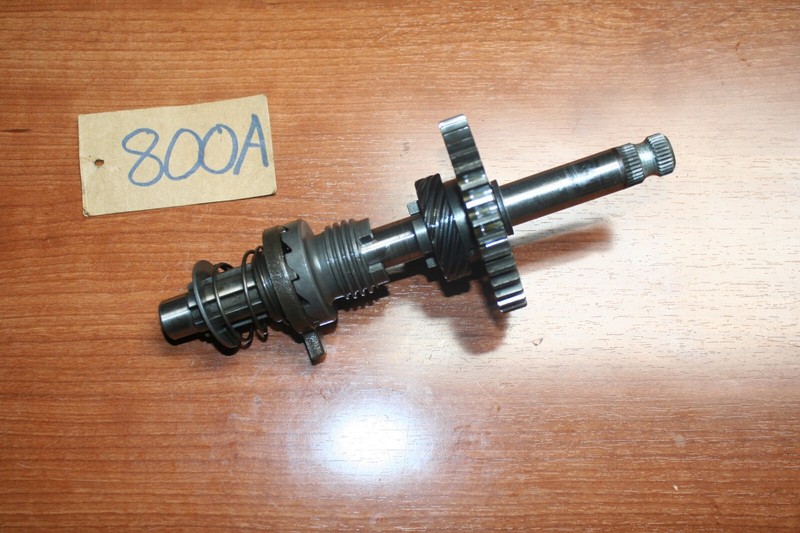 1975 Suzuki GT 185 Kick Starter Ratchet Shaft Spindle Assembly OEM 75 G