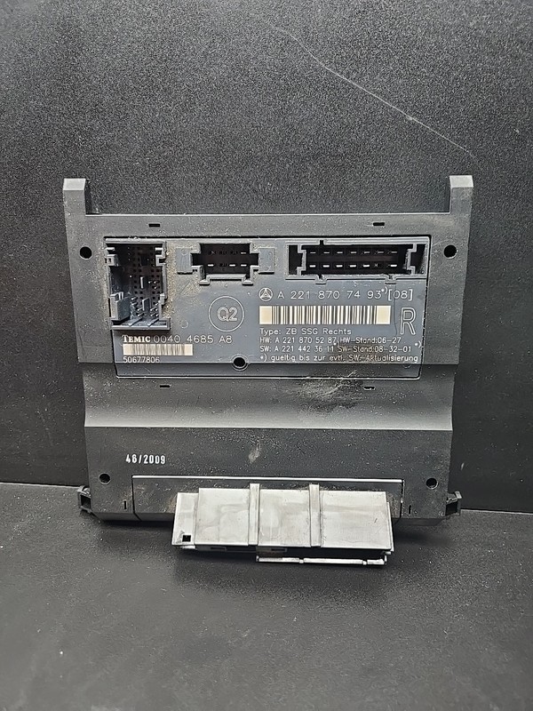 07-13 Mercedes W221 S550 Front Right Side Under Seat Control Module Unit OEM