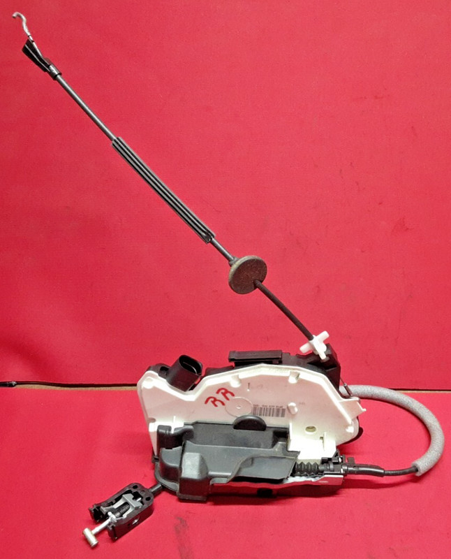 2009 - 2012 VW Tiguan / CC REAR RIGHT PASSENGER Door Latch Lock Actuator