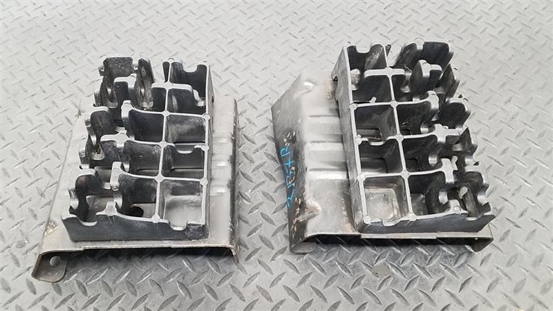 92-07 Ford E150 Van Front Bumper Reinforcement Brackets Pair OEM F2UZ-17B883-A