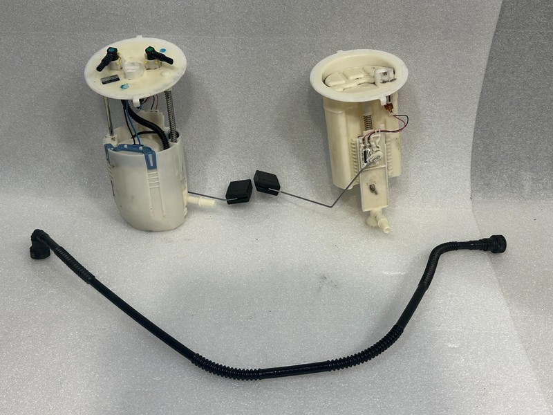 2014 LEXUS GS350 FUEL PUMP AND SENDING UNIT 77020-30401