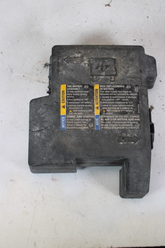 2009 GMC Yukon Hybrid Engine Fuse Box Cover Trim 25960205