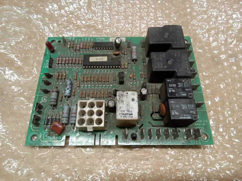 GoodmanB18099-13 1012-933A Furnace Control Board 1012-83-9331-PM02E