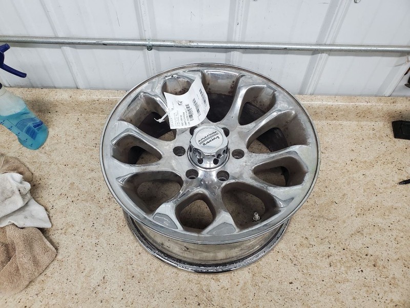 Wheel Classic Style 17x7-1/2 Aluminum Fits 04-07 SILVERADO 1500 PICKUP 305626
