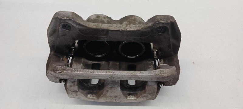 2022 HONDA PASSPORT Left driver Caliper front OEM 13k miles 19 20 21 22 23