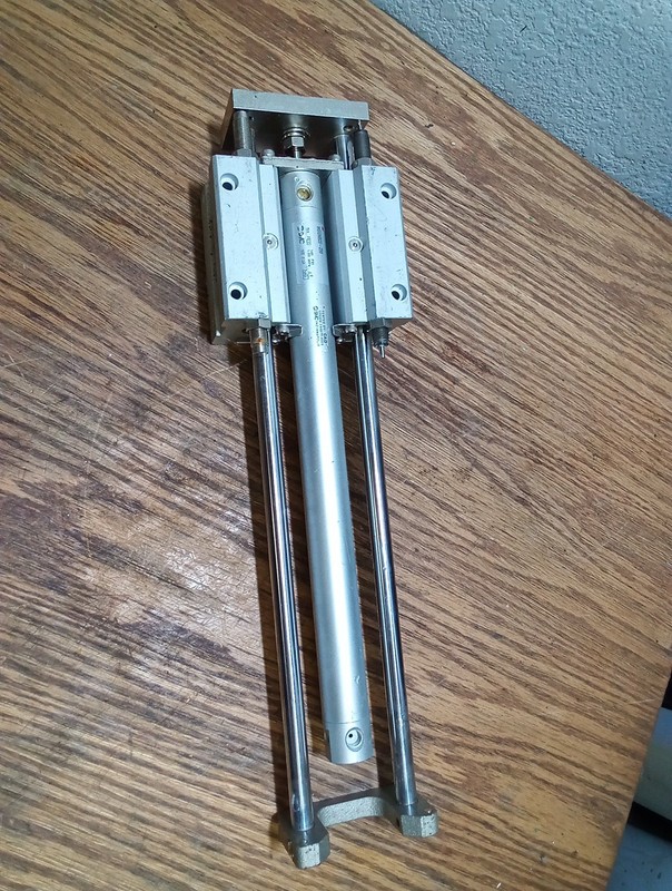 SMC MGGMB2Ó-250 Pneumatic Cylinder