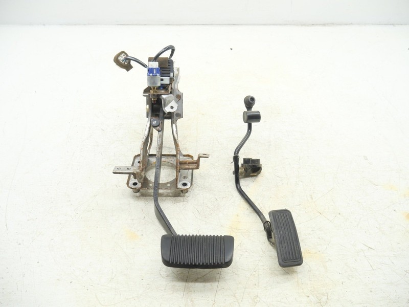 1996-2000 Lexus SC400 Pedal Assembly Brake Gas Accelerator Auto 7811112100 OEM